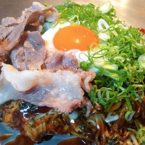 広島2大名物!和牛コウネと半熟ネギ玉お好み焼き